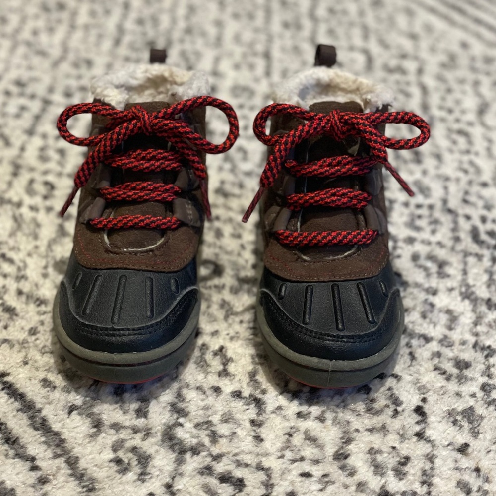 OSHKOSH B’gosh lace up ankle boots